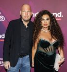 Amsterdam 15 december 2025
Presentatie cast House Villains bij het Tobacco theater . Aanwezig Soundos Ayleem Bella Djamilla Celina King Faisel Malgasio Terror Jaap Ruud Benard Rene Spoelstra en Michella Kox . Michella Kox kwam met haar vriend Danny