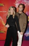 Amsterdam 7 december 2025
Premiere Juf Braaksel in Pathe Noord . Nicolette v Dam en haar man Bas Smit