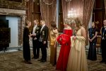 Amsterdam 11 december 2025
 Koning Willem-Alexander en koningin Maxima verwelkomen de president van Finland Alexander Stubb met zijn echtgenote Suzanne Innes-Stubb op de Dam op de eerste dag van een tweedaags staatsbezoek aan Nederland. s Avonds was het staatsbanket waar ook Prinses Amlia aanwezig was.
