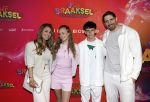 Amsterdam 7 december 2025
Premiere Juf Braaksel in Pathe Noord . Rico Verhoeven kwam met zijn vriendin Naomy v Beem en zijn kinderen