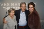 Bussum 8 december 2025
Premiere theatwershow Voor Altijd van Yves Berendse in t Spant. Sacha Goemans met ouders