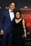Papendal 17 december 2025
Sportgala waar oa de sportman en sportvrouw van het jaar gekozen worden . Sanne Voets met partner