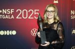 Papendal 17 december 2025
Sportgala waar oa de sportman en sportvrouw van het jaar gekozen worden . Sarina Wiegman kwam met haar man en werd gekozen tot coach van het jaar