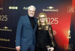 Papendal 17 december 2025
Sportgala waar oa de sportman en sportvrouw van het jaar gekozen worden . Sarina Wiegman kwam met haar man en werd gekozen tot coach van het jaar