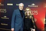 Papendal 17 december 2025
Sportgala waar oa de sportman en sportvrouw van het jaar gekozen worden . Sarina Wiegman kwam met haar man en werd gekozen tot coach van het jaar