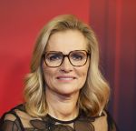 Papendal 17 december 2025
Sportgala waar oa de sportman en sportvrouw van het jaar gekozen worden . Sarina Wiegman kwam met haar man en werd gekozen tot coach van het jaar