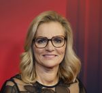 Papendal 17 december 2025
Sportgala waar oa de sportman en sportvrouw van het jaar gekozen worden . Sarina Wiegman kwam met haar man en werd gekozen tot coach van het jaar