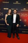 Papendal 17 december 2025
Sportgala waar oa de sportman en sportvrouw van het jaar gekozen worden . Sjinkie Knegt kwam met zijn nieuwe vriendin