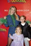 Amsterdam 7 december 2025
Premiere Juf Braaksel in Pathe Noord . Stevie v Zweden met hun kinderen
