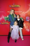Amsterdam 7 december 2025
Premiere Juf Braaksel in Pathe Noord . Stevie v Zweden met hun kinderen