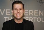 Bussum 8 december 2025
Premiere theatwershow Voor Altijd van Yves Berendse in t Spant.
Sven Versteeg met zijn moeder