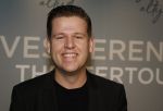 Bussum 8 december 2025
Premiere theatwershow Voor Altijd van Yves Berendse in t Spant.
Sven Versteeg met zijn moeder