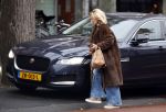 Amsterdam 9 december 2025
Tatjana arriveert bijn haar huis . Haar hondje wacht op haar.