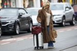 Amsterdam 8 december 2025
Tatjana Simic arriveert thuis met haar koffer