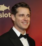 Papendal 17 december 2025
Sportgala waar oa de sportman en sportvrouw van het jaar gekozen worden . Theo Bos met partner