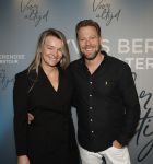 Bussum 8 december 2025
Premiere theatwershow Voor Altijd van Yves Berendse in t Spant. Tim Klijn met zijn vrouw