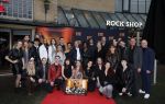 Amsterdam 8 december 2025
Presentatie cast We Will Rock you . Albert Verlinde is de producent.
Cast Naima Bayo, Luuk Haaze, Brecht van Arnhem, Magtel de Laat, Lucas Hamming en Nyassa Alberta