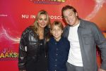 Amsterdam 7 december 2025
Premiere Juf Braaksel in Pathe Noord . Willem Slger met vrouw en zoon