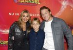 Amsterdam 7 december 2025
Premiere Juf Braaksel in Pathe Noord . Willem Slger met vrouw en zoon