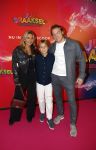 Amsterdam 7 december 2025
Premiere Juf Braaksel in Pathe Noord . Willem Slger met vrouw en zoon