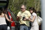 Bergen aan zee 6 mei 2006
Youp van t Hek  met zijn dochter en vrouw Debbie Petter
Peter Smulders bv