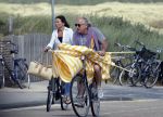 Bergen aan Zee 31 juli 2007
Youp van t Hek en zjn vrouw Debbie Petter op het strand.
Peter Smulders bv