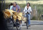 Bergen aan Zee 31 juli 2007
Youp van t Hek en zjn vrouw Debbie Petter op het strand.
Peter Smulders bv