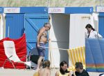 Bergen aan Zee 31 juli 2007
Youp van t Hek en zjn vrouw Debbie Petter op het strand.
Peter Smulders bv