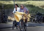 Bergen aan Zee 31 juli 2007
Youp van t Hek en zjn vrouw Debbie Petter op het strand.
Peter Smulders bv