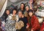 Den Ilp, 8 Januari 1997
Anton Heyboer met zijn zijn nieuwste bruid ( links van hem ) en zijn oude bruiden