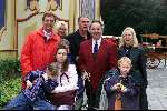 Kaatsheuvel, De Efteling 23 september 2001
2500e Efteling Sprookjes-show
Frank Mortier ( vroeger van Frank & Mirella ) links op de foto die tegenwoordig samen optreedt met de dochter van Jan Boezeroem ( de vrouw in de rolstoel )