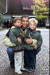 Kaatsheuvel, De Efteling 23 september 2001
2500e Efteling Sprookjes-show
John Jones met zijn kinderen