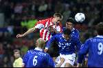 Eindhoven 24 januari 2001
PSV - FC den Bosch voor de KNVB Beker.
Kevin Hoflnad in duel met Hilmi Mihci
Kopbal mooie aktie