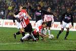 Eindhoven, 31 januari 2001
Kompetitie seizoen 2000/2001
PSV-FC Groningen
Johann Vogel scoort 2-0 nadat Kezman onderuit is gegaan