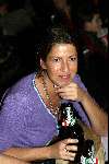 Scheveningen 20 januari 2002
Premiere THom & Thomas
Isa Hoes met een flesje bier
