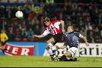 Eindhoven 30 januari 2002
PSV-Feyenoord voor de KNVB Beker
Kezman in duel met Patrick Pauwe
Shirt trekken