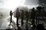 Soestdijk7 januari 2002
Prins Bernhard en prinses Juliana 65 jaar getrouwd
Paleis Soestdijk in de  sneeuw
Fotograferende  in silhouet