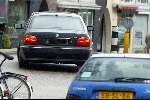 Amsterdam 30 januari 2003
Bram Moszkowicz met gepantserde auto