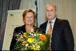 Bussum 8 januari 2003
Omroepvrouw & Omroepman van het jaar 2002
Cathy Spierenburg omroepvrouw
Dhr. Valkiezer omroepman