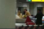 Shiphol 26 januari 2003
Tatjana en Chris Luken komen terug van hun vakantie in Dubai