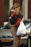 Amsterdam 25 januari 2003
Danielle Overgaag met haar zoontje Tijmen