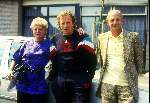 Koos Alberts met zijn ouders voor zijn ongeluk