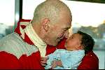 Amsterdam 4 januari 2002
Peter Faber met zijn zoontje Samuel