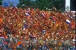 Munchen, 25 juni 1988 Finale Europees Kampioenschap 1988 Duitslan-Nederland 1-2
Supporters Nederlands elftal met vlaggen