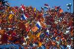 Munchen, 25 juni 1988 Finale Europees Kampioenschap 1988 Duitslan-Nederland 1-2
Supporters Nederlands elftal met vlaggen