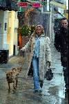 Amsterdam 30 januari 2003
Tatjana met haar hondje Obissa op de pc
Sneeuw