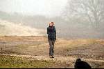 Hilversum 18 januari 2003
Wendy v Dijk wandelend met hond op de heide
Veel problemen met Xander de Buisonje