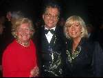Willeke Alberti met haar moeder Ria Alberti en Willem Nijholt