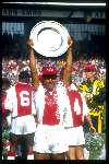 Carlos met de kampioensschaal Seizoen 1995/1996