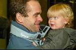 Schiphol 27 januari 2004
Aankomst op Schiphol van  Erben Wennemars. Erben met   zoontje Bram